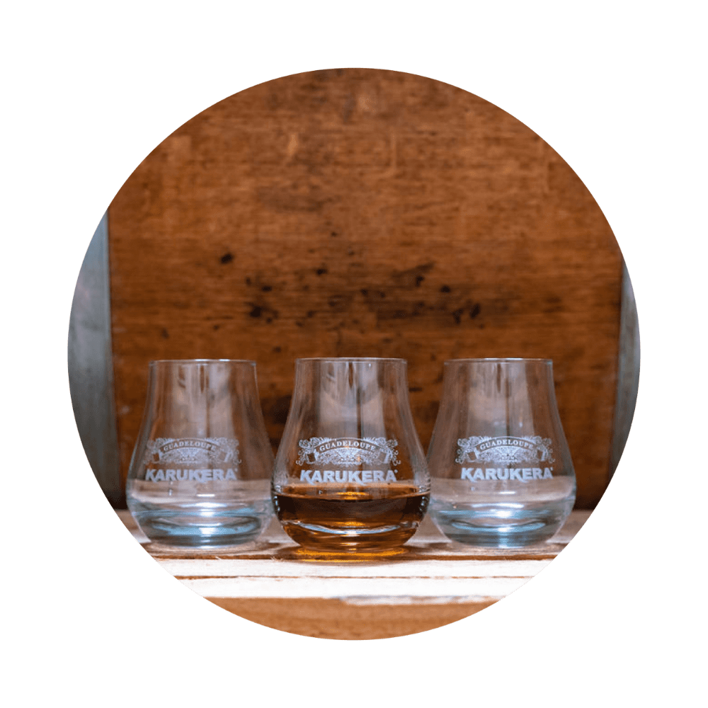 Page marque Karukera : trois verres de dégustation de rhum Karukera